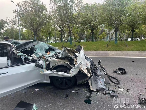 特斯拉Model 3发生严重追尾 官方回应：安全是首要设计目标
