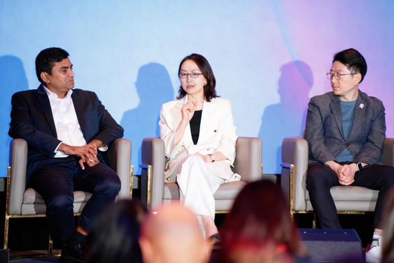 中兴通讯CDO崔丽出席《经济学人》AI创新亚洲峰会2025