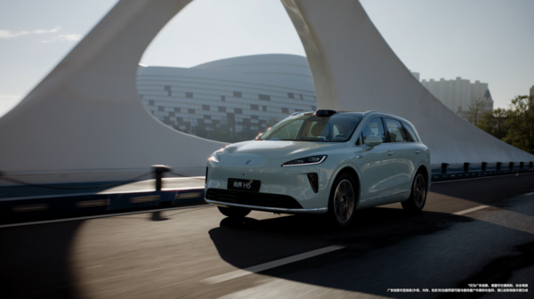 鸿蒙智行问界M7、尚界H5发布，真人感小艺超能干