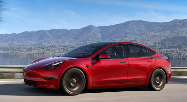 特斯拉为Model 3提供8000元优惠服务 这是新款要来了？