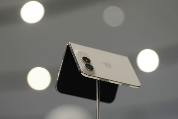 iPhone Duo