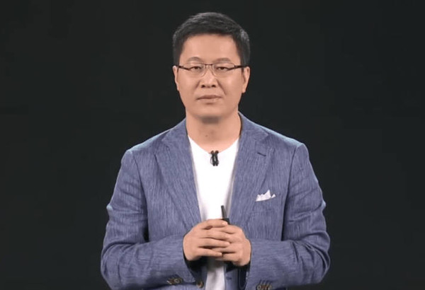 小米集团合伙人、总裁、国际部总裁,Redmi品牌总经理卢伟冰