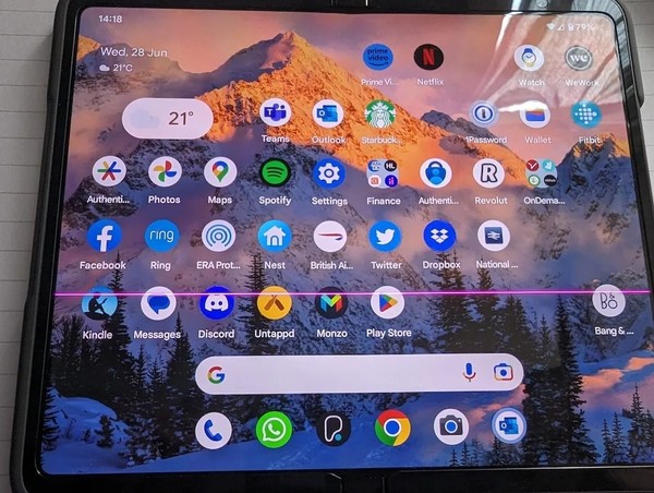 谷歌Pixel Fold开始出现屏幕问题!用户上手仅一天