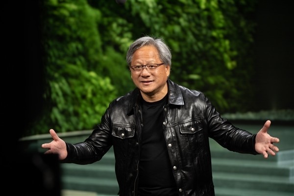 英伟达CEO黄仁勋