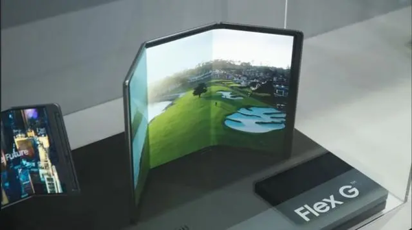 早报:三星或2026年推三折叠 M5 iPad Pro明年将投产