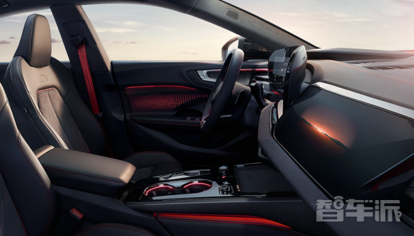 奥迪A5L Sportback确认7月3日预售 搭载华为乾崑智驾 - 手机中国 -