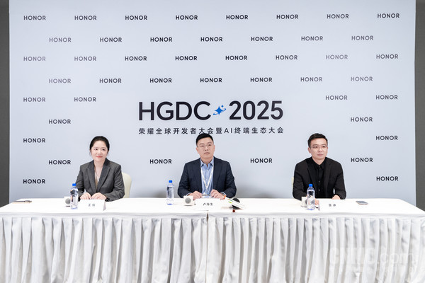 衣食住行购万事找YOYO 揭秘荣耀MagicOS10的“超能力”