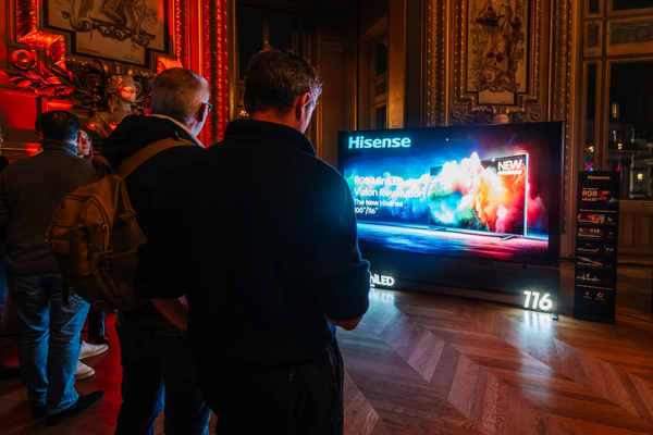 海信RGB-Mini LED电视携手帝瓦雷亮相巴黎歌剧院