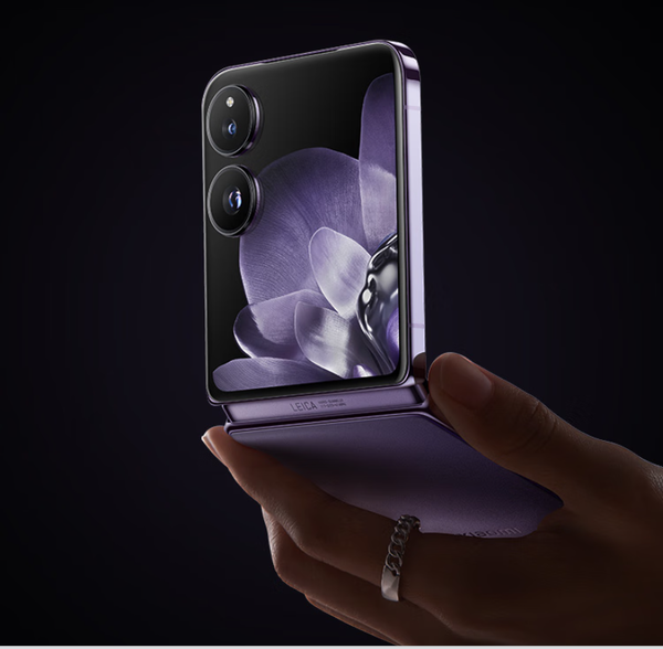 博主称小米将推出小屏小折叠机!网友称方向错了