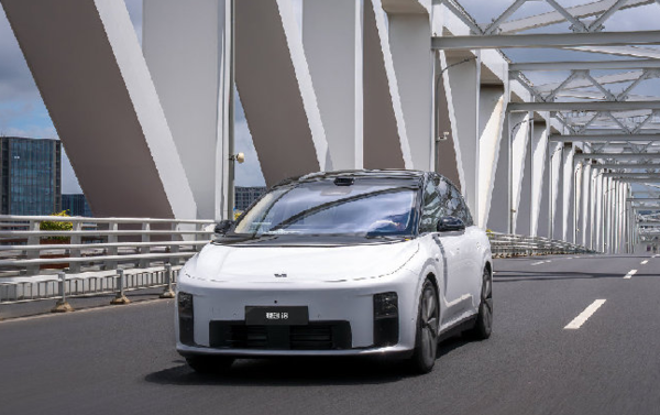 理想设计总监Ben：法拉利首款纯电SUV外观酷似i系列