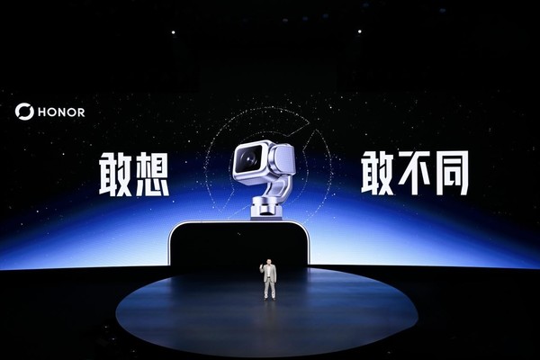 海外分析师点评荣耀Robot Phone:中国手机首迎消费级具身智能