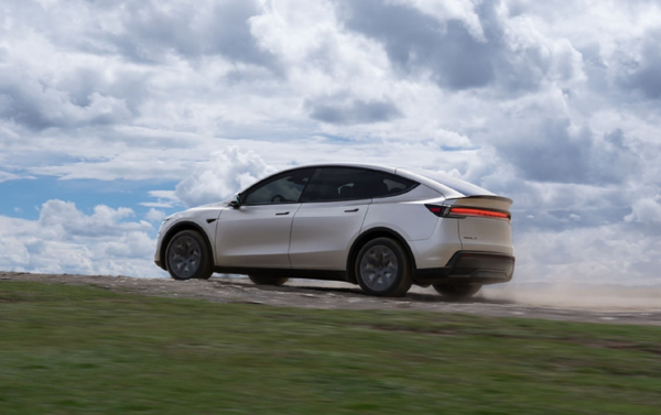 特斯拉和苹果均已敲定国内LLM供应商 猜猜都是谁?