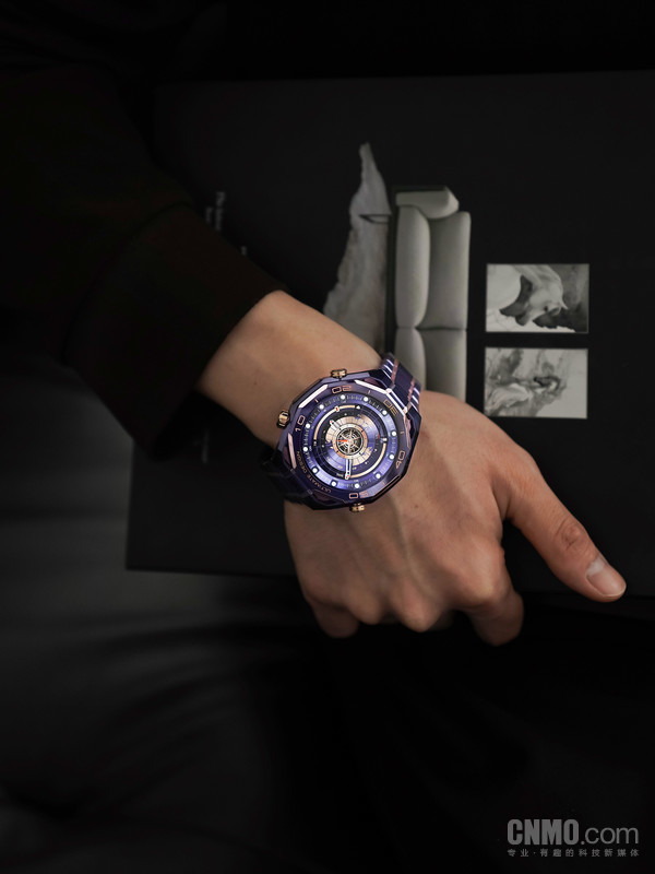 新款华为非凡大师手表发布,售价24999元,以高端智能科技赋能豪华智驾体验