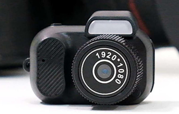 世界上最小的相机问世！宽4cm 重17g 拥有800万像素
