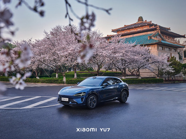 雷军宣布小米YU7中文名为“小米御7” 寓意御风而行