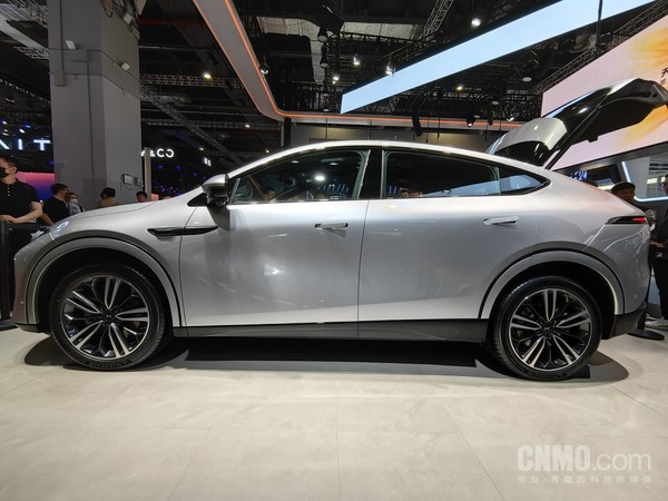 年轻人第一台轿跑SUV？小鹏G6正式发布 预计卖20万起