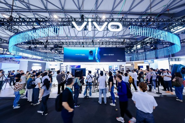 最强折叠来了！MWC26上海vivo X Fold6线下首秀
