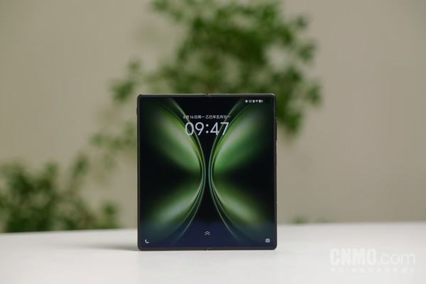 “苹果搭子”vivo X Fold5亮相 果粉的折叠何必是iPhone Fold
