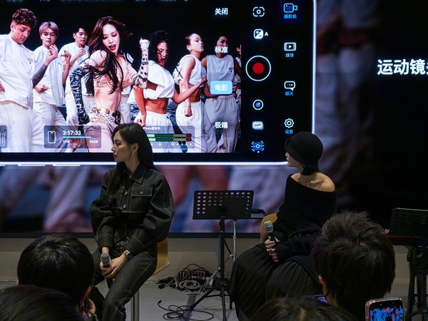 王霏霏携手iPhone 17 Pro 打造全新MV《RUNAWAY》