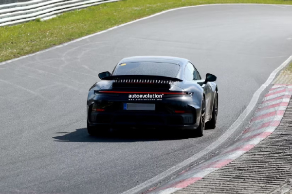 2026款保时捷911 Turbo路测图曝光 外观有多处改进 - 手机中国 -