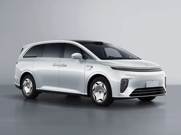 享界V8