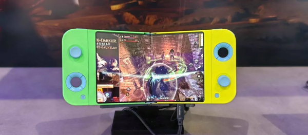 三星多款折叠屏概念机亮相MWC 三折叠有望今年发布