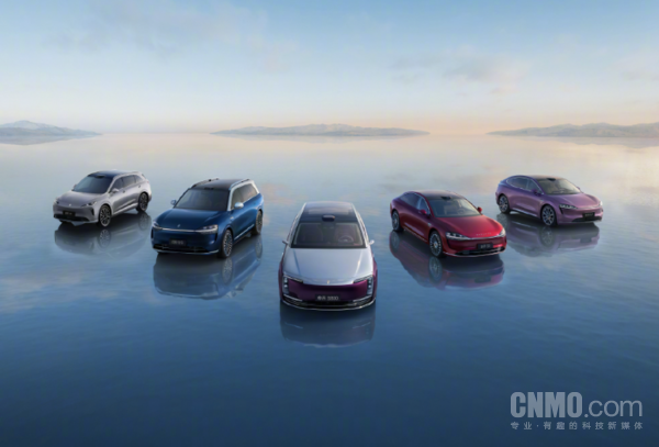 鸿蒙智行“各界”10月交付量一览：尊界S800超3000辆