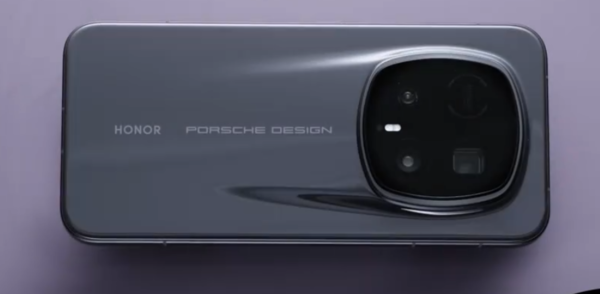 荣耀Magic8 RSR保时捷设计