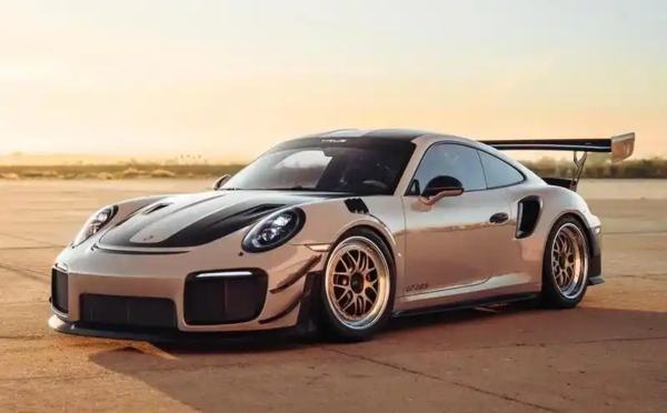 保时捷911 GT2 RS