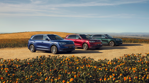 鸿蒙智行问界M7、尚界H5发布，真人感小艺超能干