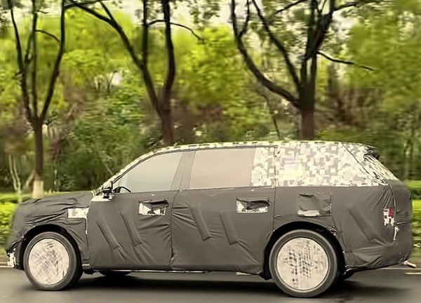 尊界SUV