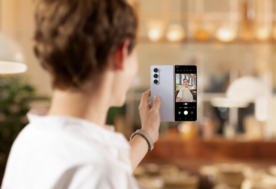 三星Galaxy Z Fold5以创新体验为情人节营造浓情氛围