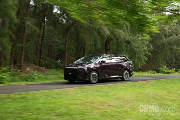 全球续航最长大七座！小鹏X9超级增程将于11月6日发布