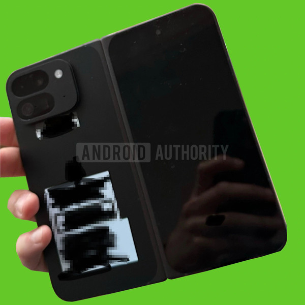 谷歌Pixel Fold 2真机谍照