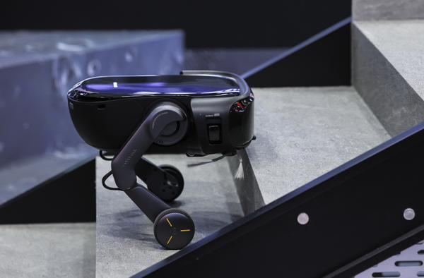 石头科技全球首款轮足扫地机器人G-Rover