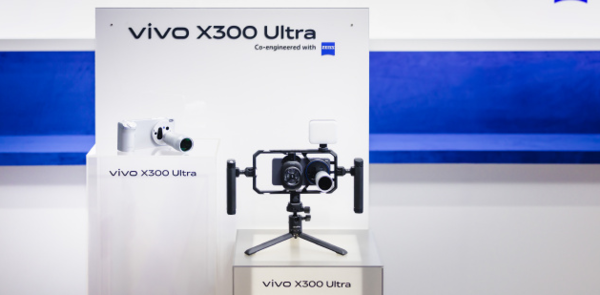 vivo韩伯啸详解X300 Ultra长焦镜头：首发3°光学防抖