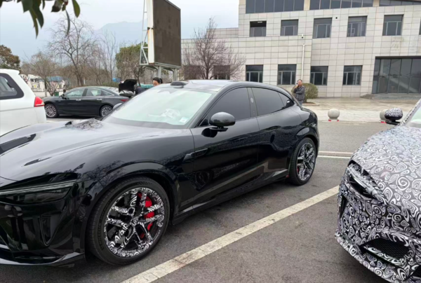 小米YU7 GT黑武士无伪装照曝光 有望今年上半年发?