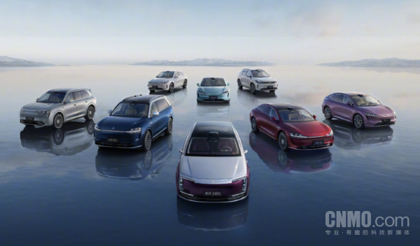 鸿蒙智行上周新增1.2万订单 尊界S800交付量创新高！