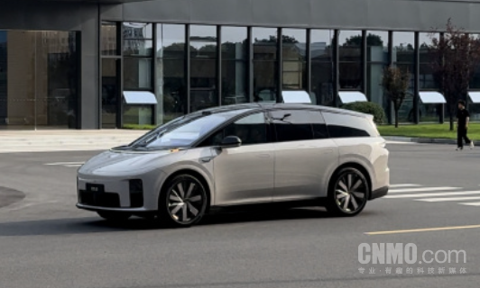 理想i8