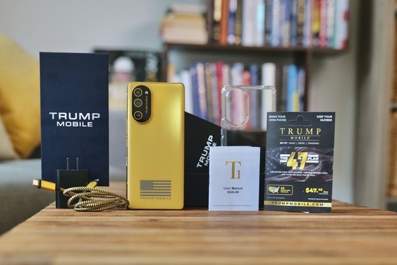 T1 Trump Phone正式发货 金色外观配后置三摄