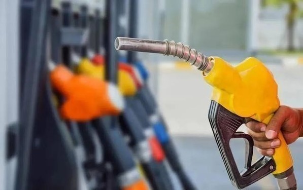 国内油价下周三迎来调整 预计上调0.19-0.21元/升