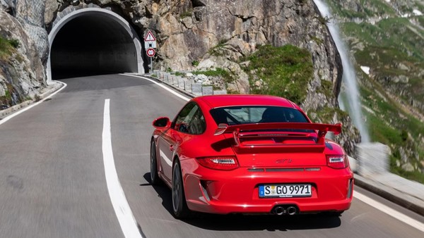 保时捷申请“隧道模式”专利 可一键切换激情/静谧模式