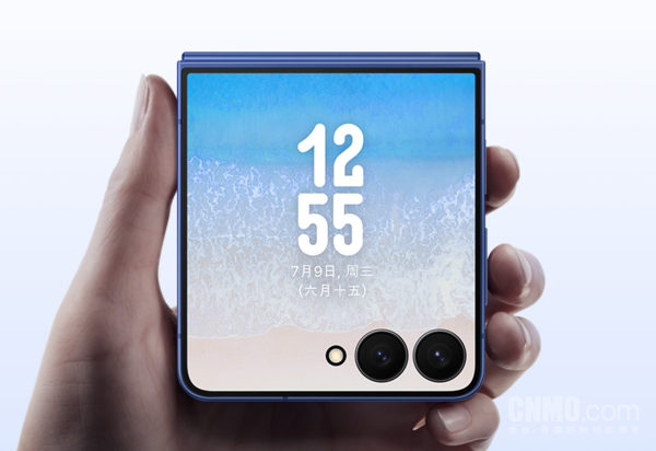 三星Z Flip7现已开启预订：可享免费升杯和配件折扣